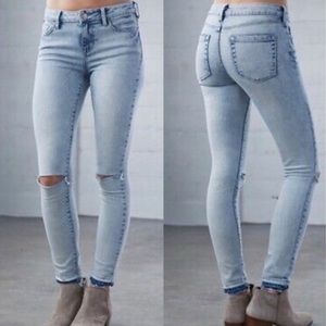 Bullhead Mid Rise Skinniest Ankle Jeans 26 Skinny